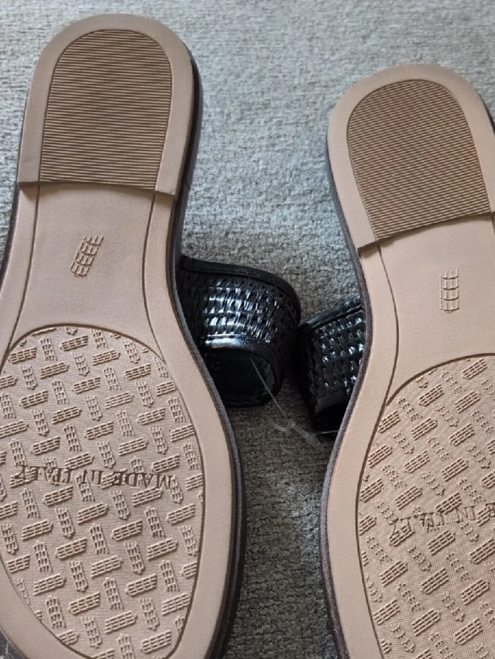 Italian Shoemakers sleek black